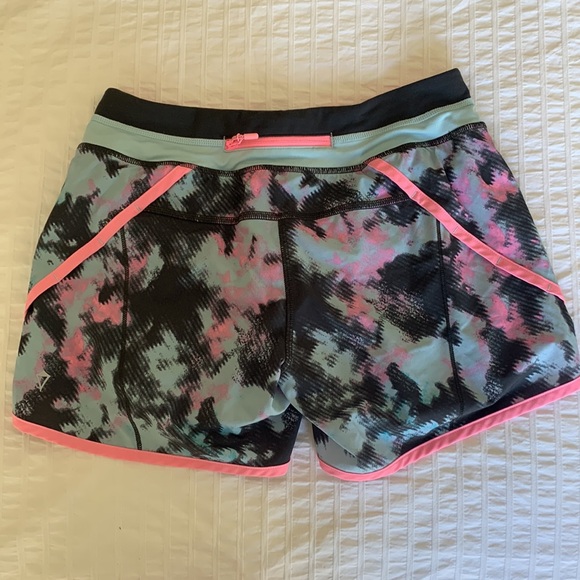 Ivivva by lululemon girls shorts Like new. - Picture 2 of 5